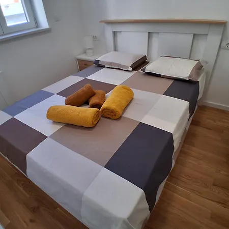 I&r Apartment Bibinje